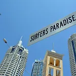 Coastal Charm At Chevron Towers