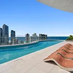 Modern 2-Bedroom Private Apartment On Low Floor In Broadbeach