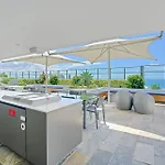 Rhapsody Stunning Ocean Views Apartment - Coasthm