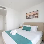 Broadbeach Luxury Seaview 2Br Apt