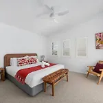 Prime Burleigh Location