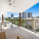 Prime Burleigh Location