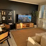 Surfers Paradise - Beachfront Apartment