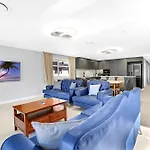 Riverside 4 Bedroom House Unit In Surfers Paradise