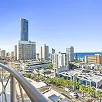 Chevron Renaissance - 3 Bedroom Apartments - Q Stay