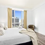 Chevron Renaissance - 3 Bedroom Apartments - Q Stay