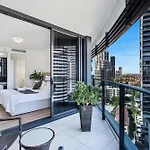 Oracle Beachfront Apartments Broadbeach