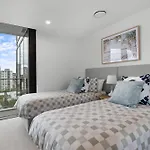 Immaculate Burleigh Apartment At Sandbar Burleigh Heads