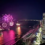 Cassa Beachfront - Breathtaking Oceanview Apartment