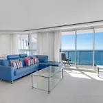 Ultimate Surfers Beachfront 2B