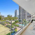 Absolute Beachfront Apartment 3B Pool Spa