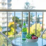 2Br Burleigh Beachside Apartment With Views With Pool