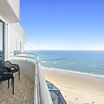 Step Back In Time In This Retro Chic 3 Bedroom Penthouse At Zenith - Q Stay