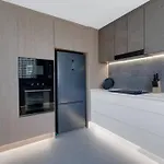 2Br Modern Surfers Paradise Apt