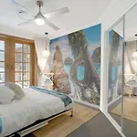 Elegant Coastal Escape In The Heart Of Gold Coast