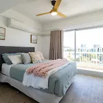 Burleigh Point Beach Vibes 2 Bed
