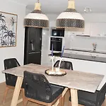 Bilinga Bliss - Luxury Beachfront Apartment