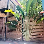 Beach Life - 3 Bedroom Duplex, 80 Steps To Mermaid Beach