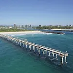 Simple & Peaceful Holiday Escape! Entire 4 Bedroom House 10Min To Theme Parks