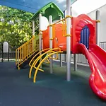 2-Bed Family Haven With Pools Bbq & Playgrounds