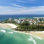 Bright And Chill Beachfront Apartment With Balcony