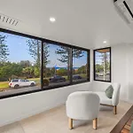 Sophisticated 2-Bed Steps Away From Bilinga Beach
