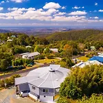 Serene Mountain Cabin Retreat Tamborine Mountain