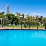 The Hideaway - Riverside Central Surfers 2Br Apartment With Parking And Pool