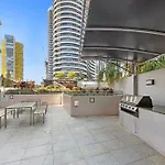 Park Views & Luxe Amenities In Broadbeach