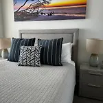 Broadwater Parklands Paradise-One & Two Bedroom Apartments