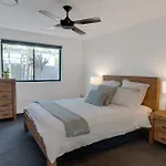 Gold Coast Luxury 4-Br Retreat