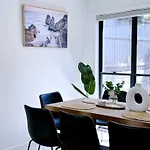 Theme Park Retreat Coomera 5 Beds Villa