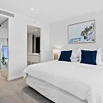 Palm Beach Luxury Apartment With Hinterland Views