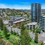 Burleigh Beachfront Beauty 2 Bed Parking Wifi
