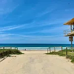 Beach Side Bliss Mermaid Beach, 3Bd - Heated Pool