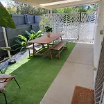 Entire Guest Suite - Beach Is 1 And Half Km - Pets Welcome