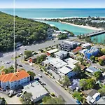 Burleigh Heads Koala Park Pool & Parking