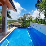 Stunning 5-Bedroom Oceanview Retreat In Tugun