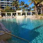 Spacious 2 Bedroom Apartment In Chevron Renaissance - Coasthm