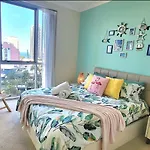 Beachside 2 Bedroom Apt In The Heart Of Surfers Paradise - Chevron Renaissance - Free Parking