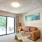 Stylish Beachside 1Br Apartment