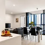 Breathtaking Ocean View Apt In Southport