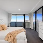 Sub-Penthouse Dream In Circle On Cavill