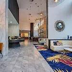 Sun Drenched Apartment In The Heart Of Surfers