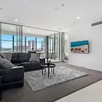 Q Tower At Surfers Paradise - From Level 3 - Private & Self Contained Apartments