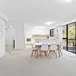 Tranquil 2 Bedroom On Burleigh Headland