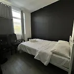 Humble Southport Cbd Rooms