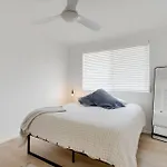 Coastal Getaway 2-Br Retreat In Palm Beach