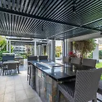 Broadbeach Luxury Ocean View Apartment - Oracle Tower 1 - 1Bed 1Study 1Bath 1Car