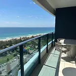 Broadbeach Luxury Ocean View Apartment - Oracle Tower 1 - 1Bed 1Study 1Bath 1Car